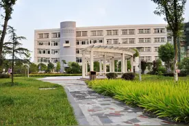 2021河南一本投档线排名公布，多所名校爆冷门，深圳大学615分图片