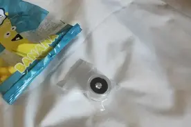 一觉醒来，杭州小伙床头价值20万的钻石不见了：这是我给女友的惊喜啊！图片