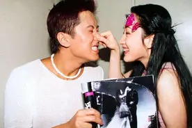 杨钰莹：为何说从不后悔爱过他，49岁未婚仍少女，如今兼职当老师图片