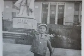 精美雕塑与诗文图片
