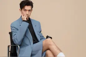 李现登《VogueMe》封面，穿西装衬衫配领带，现男友变霸道总裁图片