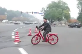 56岁大爷发明“任意踩”自行车，速度提升3倍，荣获国家多项专利视频封面