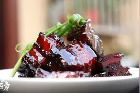 不加一滴水的红烧肉，入口即化满嘴香图片