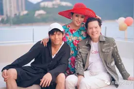 向太、刘晓庆、张兰，为什么老牌贵妇越穿越像姐妹？图片