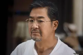 南俪跟田雨岚争吵，南建龙呵斥亲闺女，一句“她是长辈”暴露内心图片