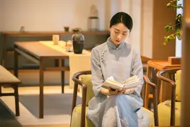 王国维见妻子年老色衰，写下一首词，最后一句写尽相守的不易图片