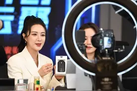 薇娅为鸿星尔克带货，网红衣哥喊话，愿为鸿星尔克免费带货100年图片