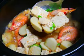 秋季，少吃绿叶菜多吃芋头，营养又美味，比吃绿叶菜好，太香了图片