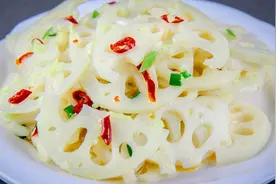 厨师长教你做“凉拌藕片”，清脆爽口，热菜之前上一盘凉菜下酒视频封面