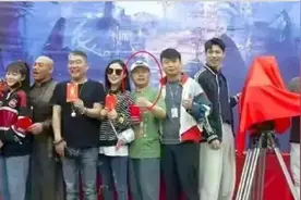 何云伟新片饰演洪熙官？装扮毫无大侠风范，女主颜值很惊艳图片