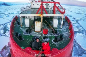 北京穷小子变富豪后，买10套房，却变卖家产开飞机、开帆船旅游图片