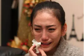 23岁中国姑娘嫁入迪拜豪门，每天吃喝不愁，到了晚上却是度日如年图片