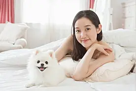 狗狗一旦出现这几种行为，那都是对你赤裸裸的“爱意”图片