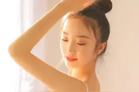 一个多月没出门，钢琴老师，舞蹈老师在家成了抖音红人图片