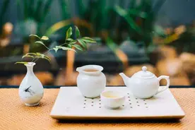 茶杯用久了，杯里会有茶渍，难以清理，只要用上它茶渍分分钟解决图片