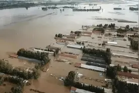 暴雨之后，房子被洪水冲垮，房子没了贷款还需要还吗？图片