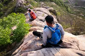 河南登封嵩山来仙峰 平生不爬挡阳山，便是英雄也一般图片