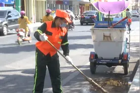 环卫工人黄娜妹：认真细致做好每天保洁工作图片