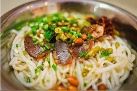 桂林平乐|@平乐人，今天嗦粉你加鸡蛋、牛奶和蔬菜了吗？图片