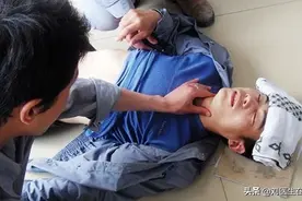 45岁男子胸闷喝藿香正气水“解暑”，其实是急性心梗！病别再搞混图片