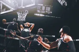 ESPN盘点勒布朗5次最佳灌篮！隔扣加内特，飞跃特里入选图片
