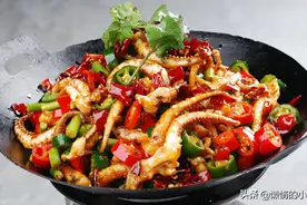 干锅鱿鱼须这样做，不比饭店味道差，麻辣鲜香，色香味俱全，真香图片