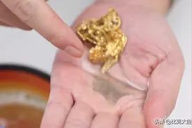 金首饰戴1个月就很脏，金店朋友教我清洗方法，不花钱还不掉克数图片
