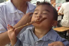 这些“黑名单”食物，孩子再馋，家长再宠，都不要给娃吃图片