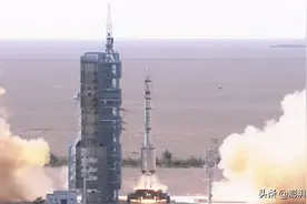 致敬“神十二”再赴深空，飞亚达推出“太空漫步”主题腕表图片