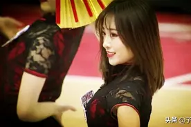 CBA赛场不可或缺的风景——拉拉队表演：青岛队传统与现代的结合图片