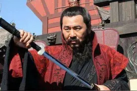 曹操的五大谋士中，为何只有贾诩笑到最后？易中天：做人有大智慧图片