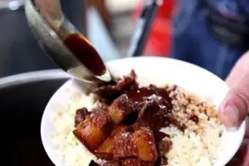 巢湖大兵蛋炒饭 |炒饭配上三样红烧菜，美味使人流连忘返图片
