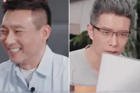 康辉“探班”，反被朱迅等8位美女拉着一起跳舞，四肢僵硬显局促图片