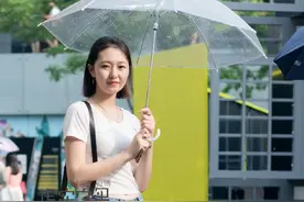 夏天来了，大长腿搭配女仔短裤，简单又精致图片