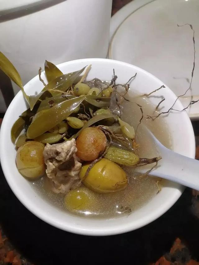 艾草花胶鸡肉汤 2026年花胶鸡肉煲