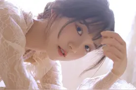 性感睡衣美女，低胸吊带睡美人！好仙的感觉！图片