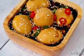鸡蛋这么做太好吃了，酸辣开胃，拌米饭超香图片