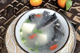 难怪海边人碰到这鱼从不手软，清炖鲜美又滋补，孩子要常喝身体好图片