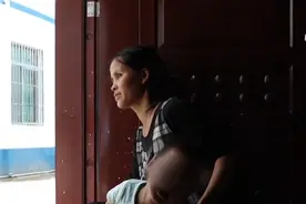 90后生9娃夫妻将迎第10孩 男子：孩子出生后妻子会去做节育手术图片