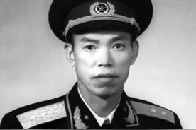 东征后红军何处去？梁兴初团遭遇马家军骑兵，重大代价下的胜利图片