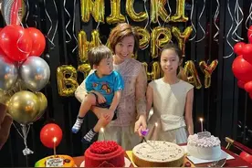 40岁张怡宁庆生！儿女长得全像妈，60岁富豪老公贴心备4个蛋糕图片
