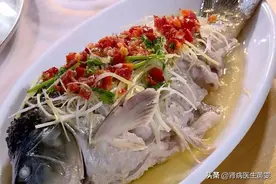男子肾病吃鱼为啥会加重发生肾衰？肾病这几种食物不宜吃图片