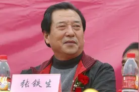 48年前，因高考交白卷坐牢15年的张铁生，后来怎样了？图片