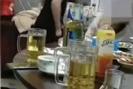 2分钟狂扇近50耳光，河北一19岁女孩殴打另一15岁女孩被刑拘图片