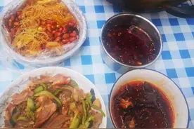 路问谁人不识花，花仍在丛中开他人笑我痴又傻，我自在乐开怀图片