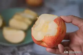 甜美清脆，皮薄肉酥，饱满多汁！来一口山东红富士图片