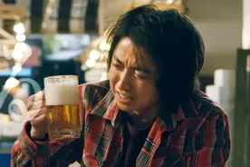 “给开司一罐啤酒”到底在红什么？一部电影揭露日本金融黑历史图片