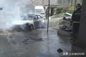 加到车里的油还想抽出来？危险！图片