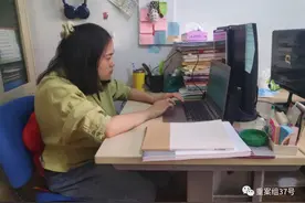 在心智障碍康复中心当“助理”的李立洁：“我相信用理解、接纳和行动，会促进更多的可能性发生。”图片