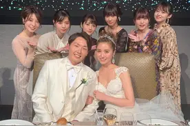 卫藤美彩晒出婚礼现场与乃团合照，矢方美纪连载个人创作抗癌漫画图片